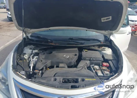 2015 Nissan Altima 2.5 S from USA, damaged, VIN 1N4AL3AP3FC571701